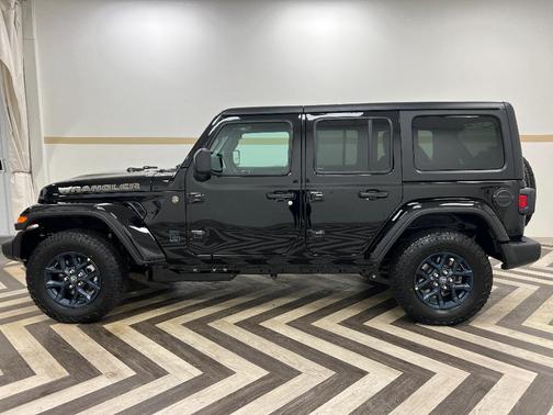 Black Clearcoat 2026 Jeep Wrangler 4-Door 85th Anniversary Edition