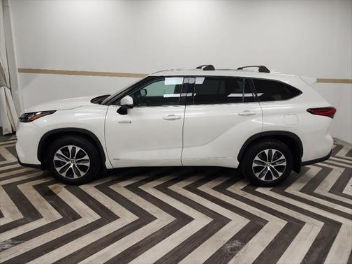 2020 Toyota Highlander Hybrid XLE