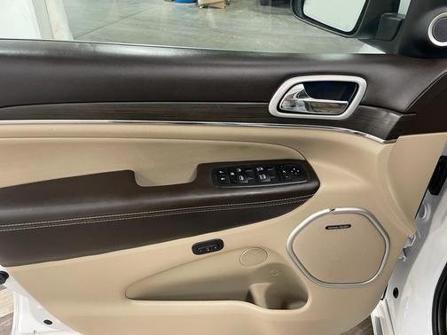 2020 Jeep Grand Cherokee Summit