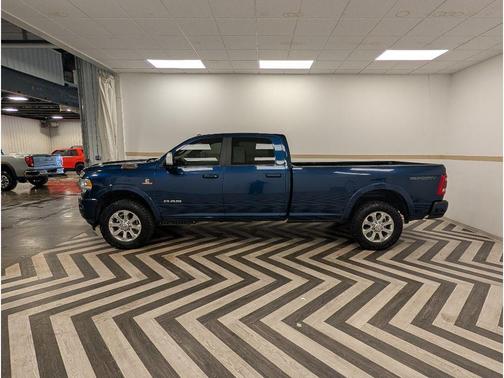 Patriot Blue Pearlcoat 2019 RAM 3500 Laramie Crew Cab 4x4 8' Box