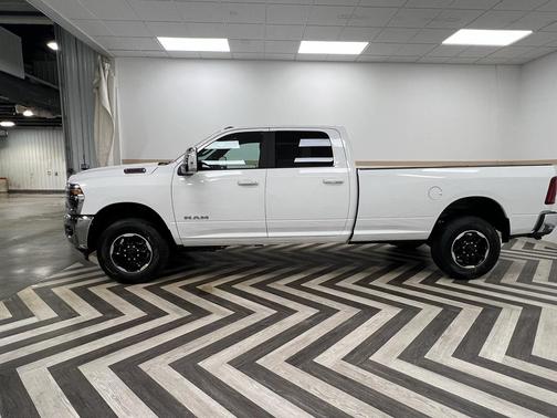 2026 RAM 2500 Laramie Crew Cab 4x4 8' Box