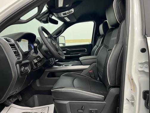 2026 RAM 2500 Laramie Crew Cab 4x4 8' Box