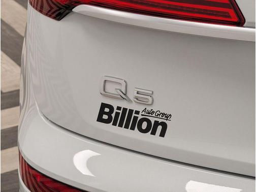 2024 Audi Q5 45 S line Prestige