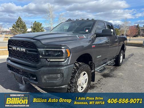 2022 RAM 2500 Tradesman Crew Cab 4x4 6'4' Box