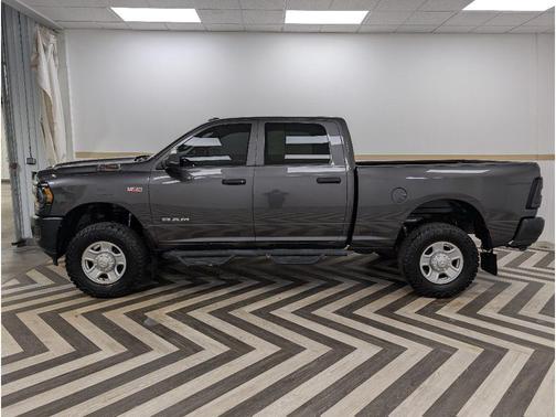 2022 RAM 2500 Tradesman Crew Cab 4x4 6'4' Box