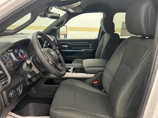 2026 RAM 3500 Big Horn Crew Cab 4x4 8' Box