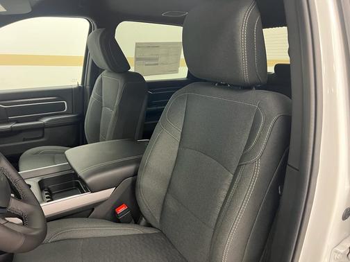 2026 RAM 3500 Big Horn Crew Cab 4x4 8' Box