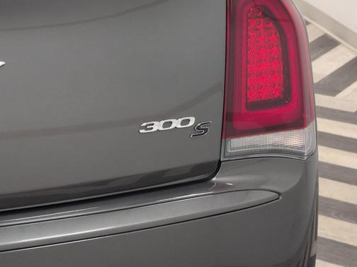 2018 Chrysler 300 S