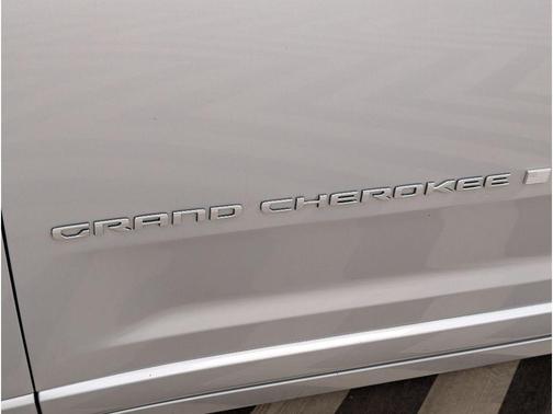 Silver Zynith 2024 Jeep Grand Cherokee Overland