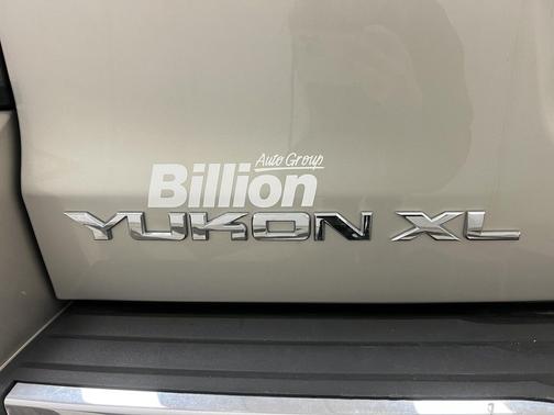 Sparkling Silver Metallic 2016 GMC Yukon XL Denali