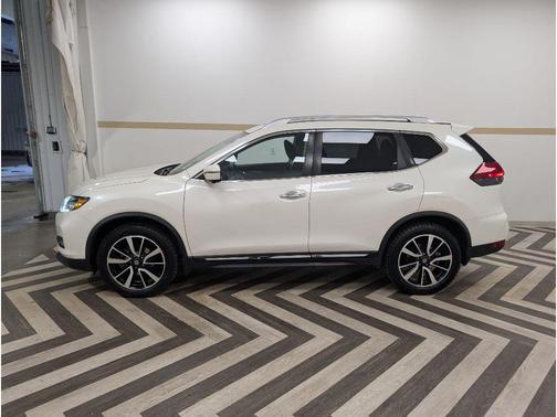 Pearl White 2018 Nissan Rogue SL