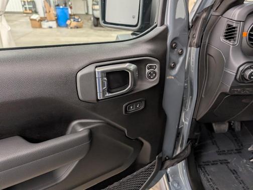 Anvil Clearcoat 2026 Jeep Gladiator Mojave 4x4