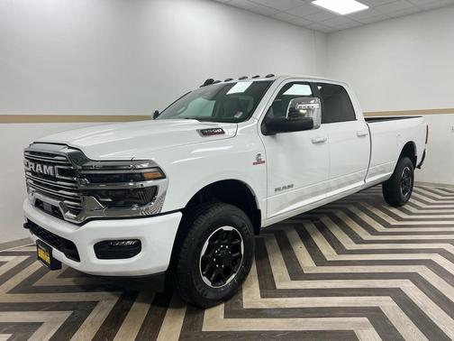 Bright White Clearcoat 2026 RAM 3500 Laramie Crew Cab 4x4 8' Box