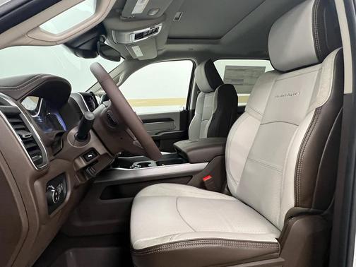 Bright White Clearcoat 2026 RAM 3500 Laramie Crew Cab 4x4 8' Box