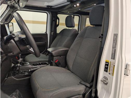 Bright White Clearcoat 2025 Jeep Wrangler 4-Door Sahara 4x4