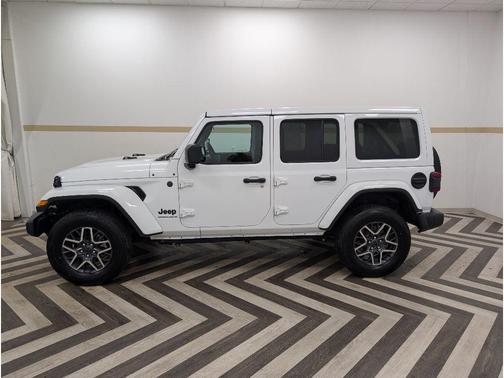 Bright White Clearcoat 2025 Jeep Wrangler 4-Door Sahara 4x4