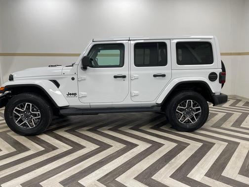 2026 Jeep Wrangler 4-Door Sahara 4x4