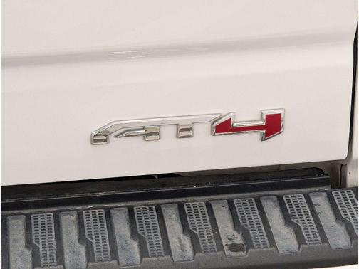 Summit White 2024 GMC Sierra 1500 AT4