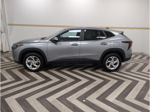Sterling Gray Metallic 2025 Chevrolet Trax LS