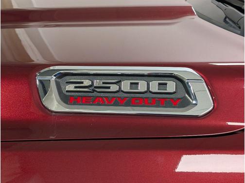 2019 RAM 2500 Laramie Crew Cab 4x4 8' Box