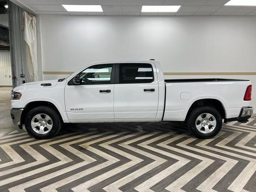 Bright White Clearcoat 2026 RAM 1500 Big Horn/Lone Star