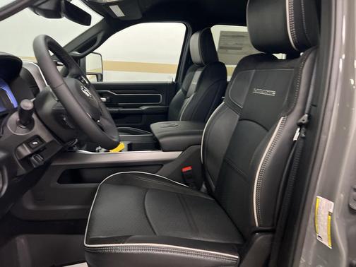 Ceramic Gray Clearcoat 2026 RAM 2500 Laramie Crew Cab 4x4 8' Box