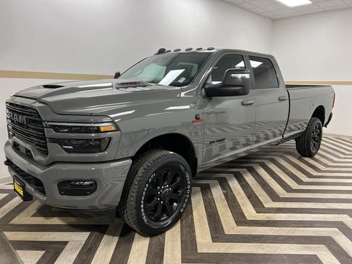 Ceramic Gray Clearcoat 2026 RAM 2500 Laramie Crew Cab 4x4 8' Box