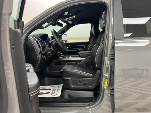 Ceramic Gray Clearcoat 2026 RAM 2500 Laramie Crew Cab 4x4 8' Box