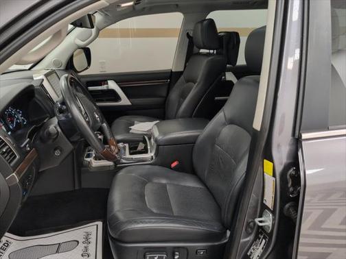 2017 Toyota Land Cruiser Base