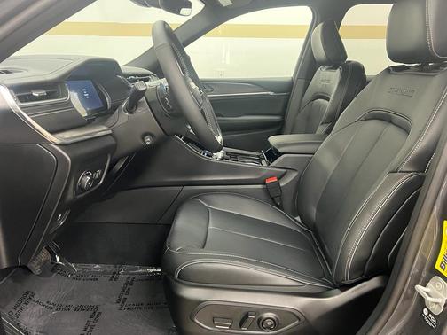 2025 Jeep Grand Cherokee Overland