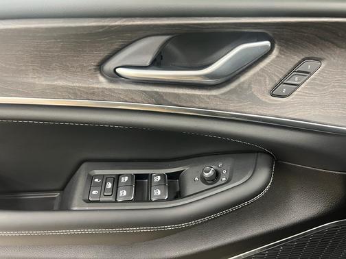 2025 Jeep Grand Cherokee Overland