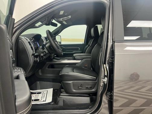 2026 RAM 2500 Laramie Crew Cab 4x4 6'4' Box