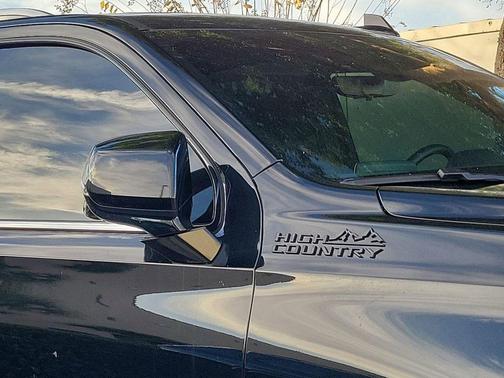 2024 Chevrolet Suburban 2WD High Country