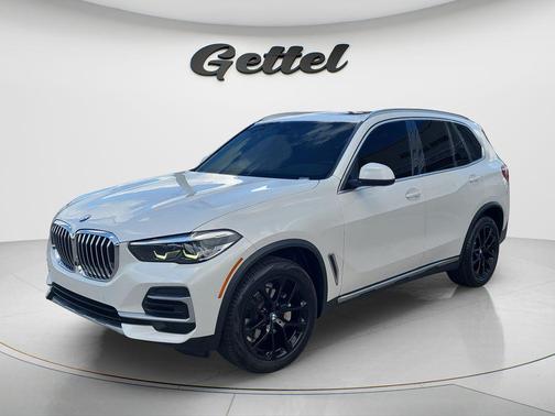 Mineral White Metallic 2022 BMW X5 sDrive40i