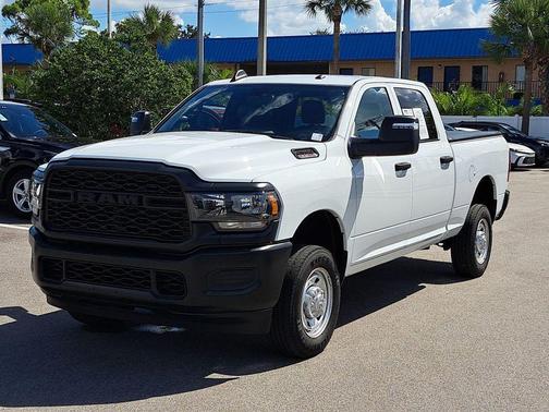 2024 RAM 2500 Tradesman Crew Cab 4x4 6'4' Box