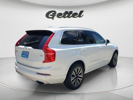 Crystal White Metallic 2020 Volvo XC90 T5 Momentum
