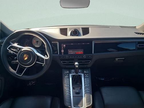 2020 Porsche Macan S