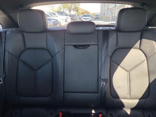 2020 Porsche Macan S