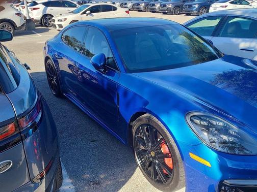 2019 Porsche Panamera GTS