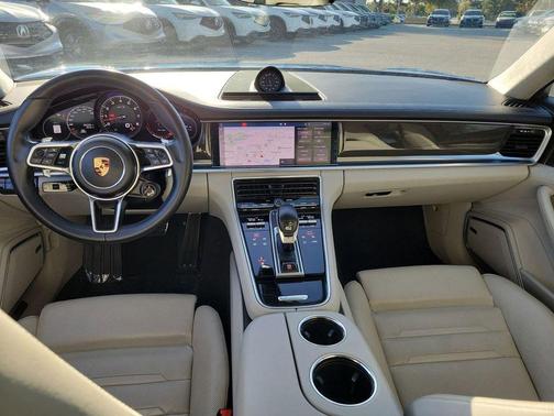 2019 Porsche Panamera GTS
