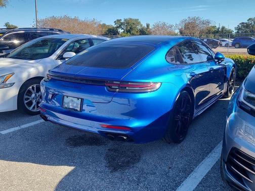 2019 Porsche Panamera GTS