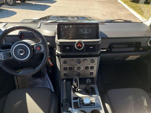 2024 INEOS Grenadier AWD