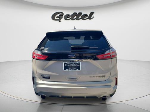 White Platinum Metallic Tri-Coat 2019 Ford Edge Titanium