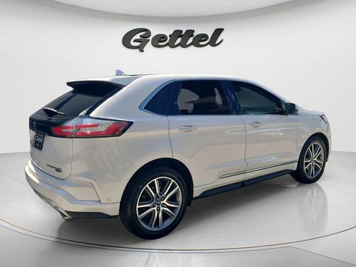 White Platinum Metallic Tri-Coat 2019 Ford Edge Titanium
