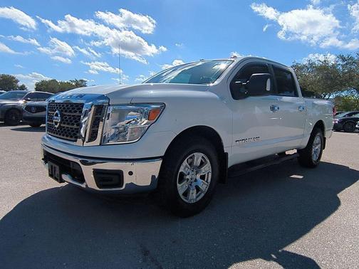 2018 Nissan Titan SV