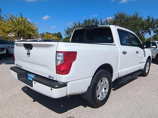 2018 Nissan Titan SV