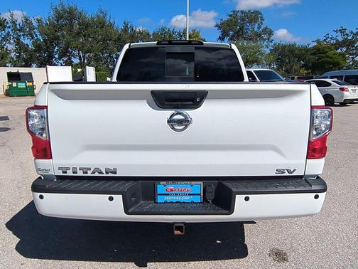 2018 Nissan Titan SV