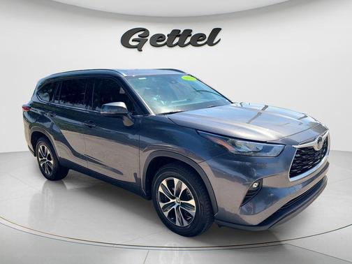 Magnetic Gray Metallic 2020 Toyota Highlander XLE