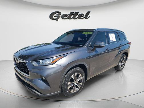 Magnetic Gray Metallic 2020 Toyota Highlander XLE