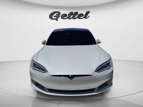 Pearl White Multi-Coat 2019 Tesla Model S Performance